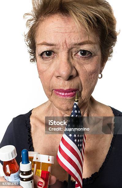 Preocupado Com A Saúde - Fotografias de stock e mais imagens de 70 anos - 70 anos, Adulto, Bandeira