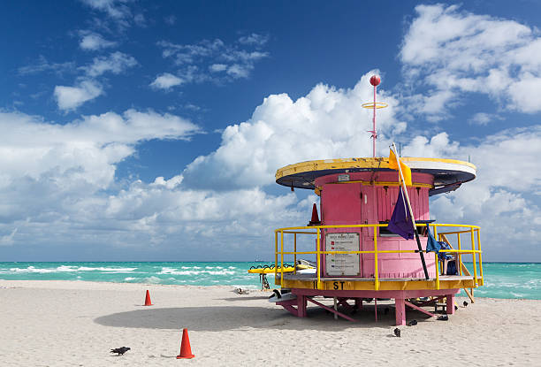 istock Round pink lifeguard station on Miami beach 477818007