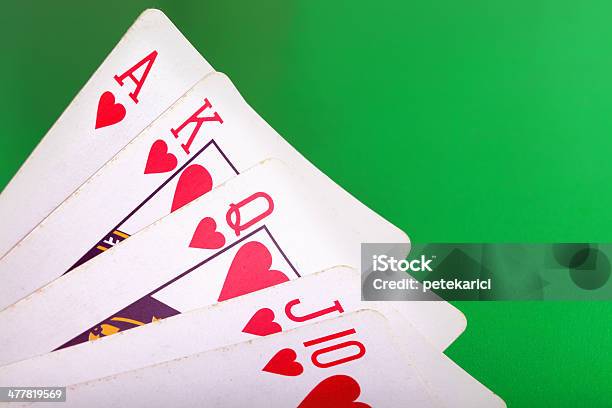 Royal Flush Di Cuori - Fotografie stock e altre immagini di Asso - Asso, Asso di Cuori, Carte da gioco