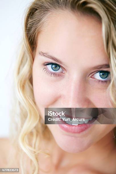 Enchanting Olhos Verdes - Fotografias de stock e mais imagens de 20-24 Anos - 20-24 Anos, 20-29 Anos, Adulto
