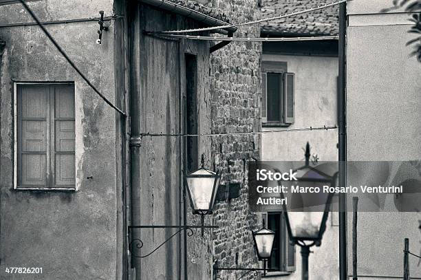 Antico Villaggio Italianoscena - Fotografie stock e altre immagini di Angolatura insolita - Angolatura insolita, Antico - Condizione, Appartamento