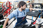 arbeiten-im-baumarkt.jpg?b=1&s=170x170&k=20&c=zqiKyv1ZkE85V56WweZSZyhGSUy4uvshJuoRkOsiDDI=