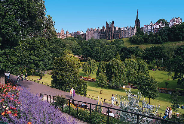 edinburgh: princes street gardens - princes street gardens stok fotoğraflar ve resimler