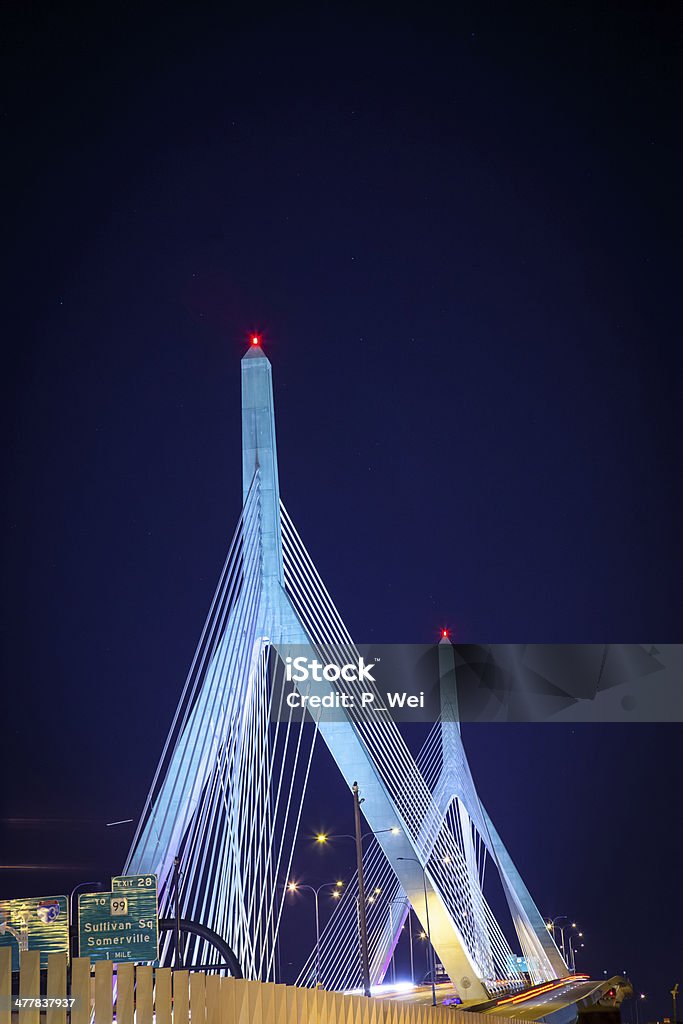 Leonard P. Zakim Bunker Hill Bridge - Foto stock royalty-free di Boston - Massachusetts
