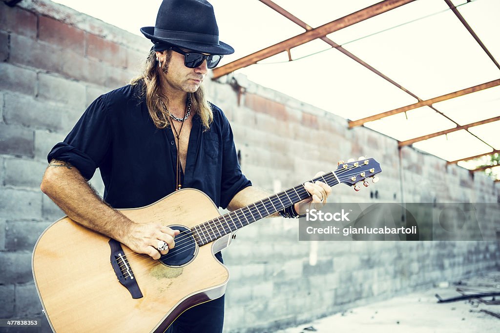 Homem com Guitarra - Royalty-free Adulto Foto de stock