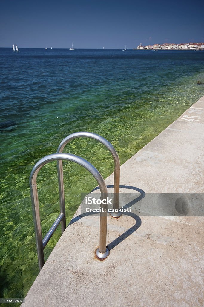 Escalera de acero - Foto de stock de Acero libre de derechos