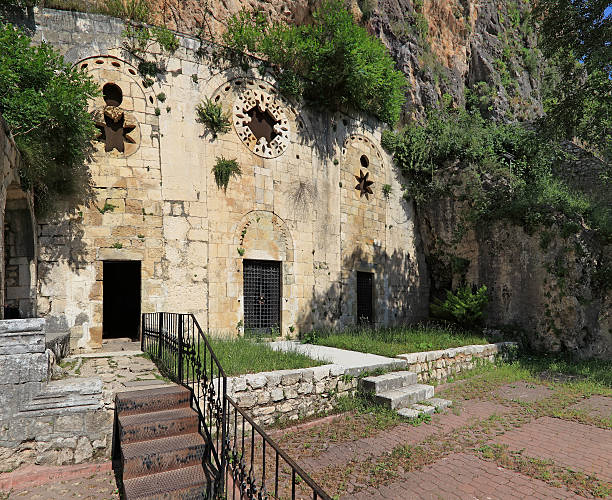 église st. peter antioch turquie - antakya photos et images de collection