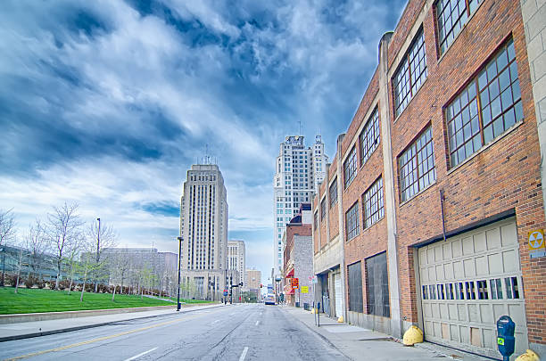 istock Kansas City skyline at sunrise 477842540