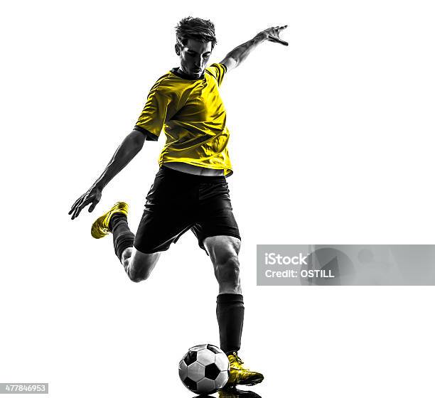 Photo libre de droit de Football Brésilien Football Joueur Jeune Homme Silhouette De Frappe banque d'images et plus d'images libres de droit de Football