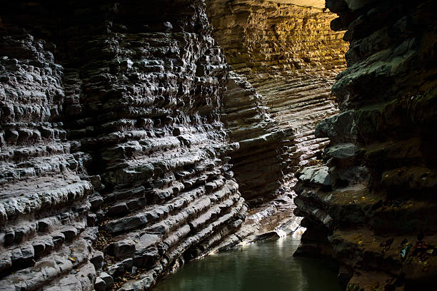 Piscine naturali di acqua di un canyon - foto stock