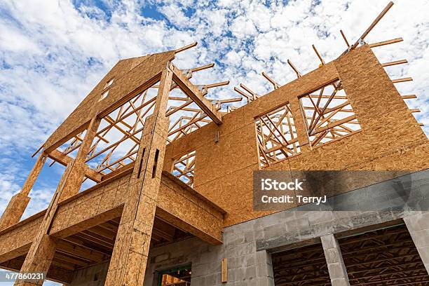 La Costruzione - Fotografie stock e altre immagini di A forma di blocco - A forma di blocco, Ambientazione esterna, Blocco di calcestruzzo