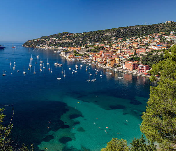 villefranche na cote d'azur - city of nice france beach panoramic - fotografias e filmes do acervo