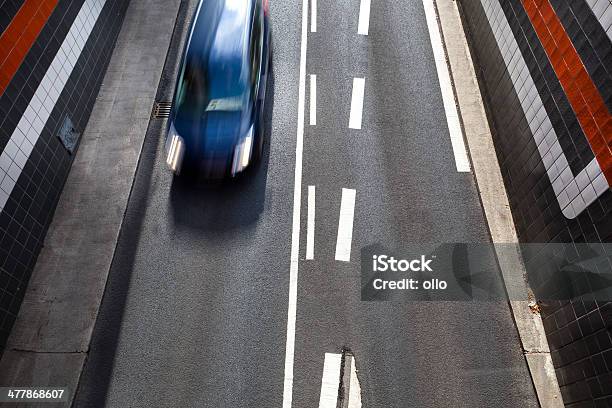 Marca De Estradavista De Cima - Fotografias de stock e mais imagens de Alfalto - Alfalto, Ao Ar Livre, Branco