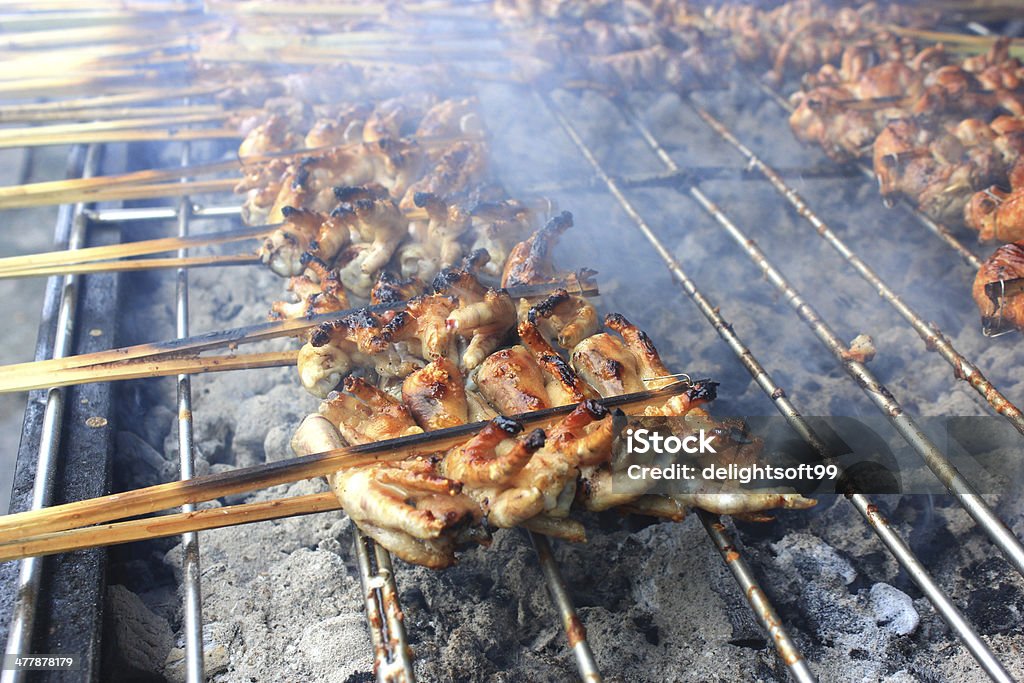 Fileira de grelhados, as aves de capoeira - Foto de stock de Almoço royalty-free