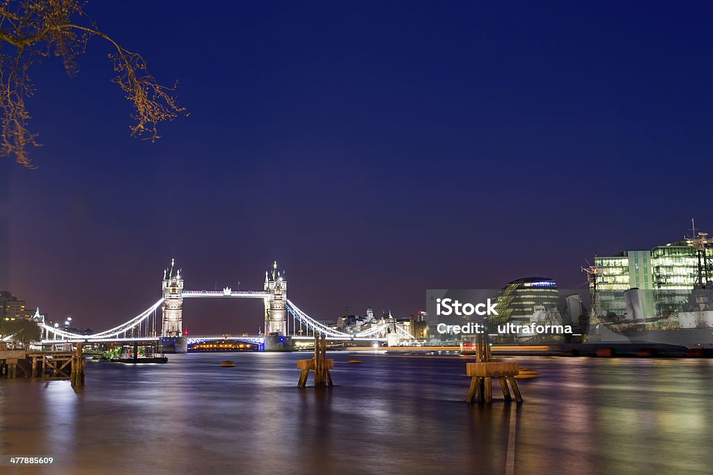 Tower Bridge et de l'hôtel de ville - Photo de Affaires libre de droits