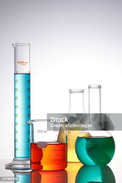 Photo libre de droit de Verrerie De Laboratoire banque d'images et plus d'images libres de droit de Millilitre - Millilitre, Objet ou sujet détouré, Chimie