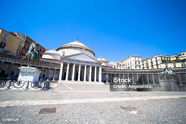 Photo libre de droit de Piazza Plebiscito À Naples En Italie banque d'images et plus d'images libres de droit de Culture européenne - Culture européenne, Europe, Place