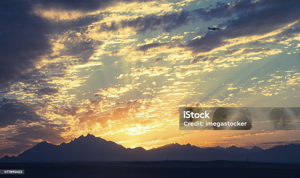 Sonnenuntergang in der Wüste Sahara Rocky Mountains - Lizenzfrei Afrika Stock-Foto