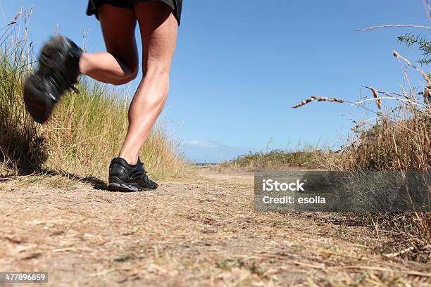 Foto de Corrida Crosscountry e mais fotos de stock de Adulto - Adulto, Atleta, Atleta de campo e pista