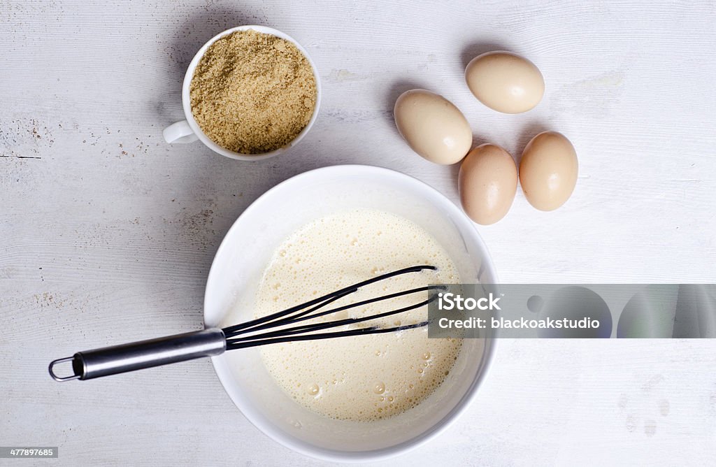 Hacer una tarta de limón, que combina los ingredientes - Foto de stock de Ahorros libre de derechos