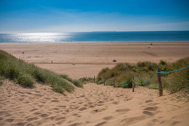 splendide dune di sabbia di devon - woolacombe foto e immagini stock