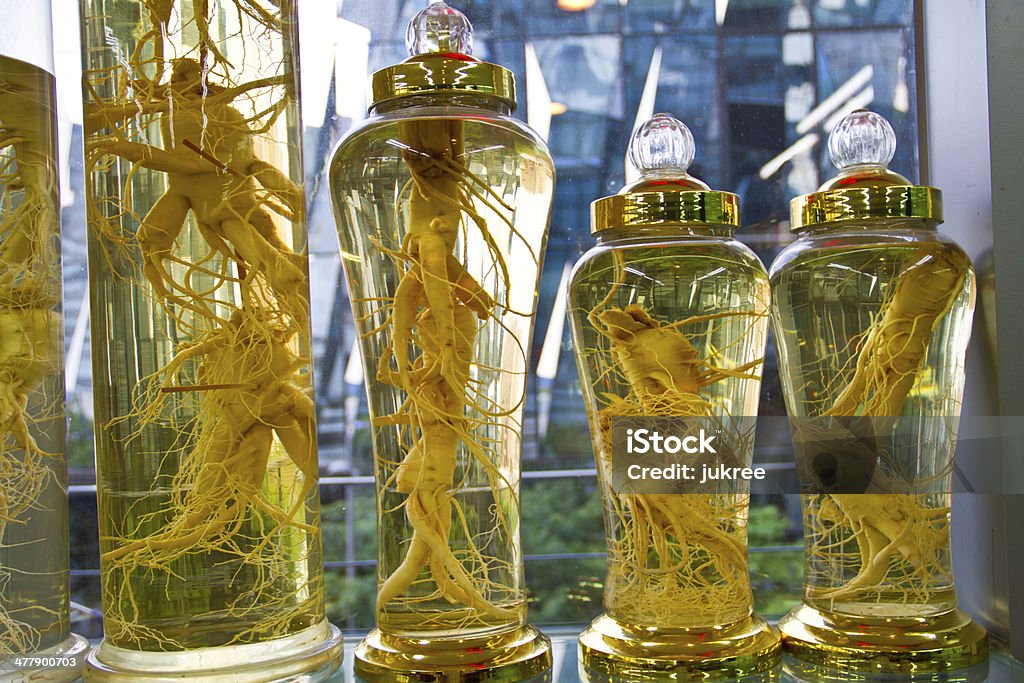 Conservado ginseng en frascos - Foto de stock de Alimento libre de derechos