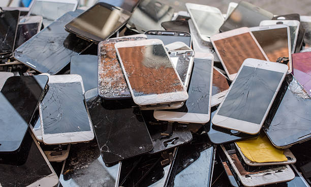Stack of broken screens Stack of broken screens from smartphones phone repair stock pictures, royalty-free photos & images