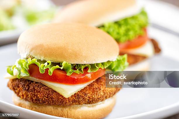 Photo libre de droit de Miniburger Au Poulet banque d'images et plus d'images libres de droit de Burger au poulet - Burger au poulet, Assiette, De petite taille