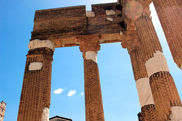 istock Capitolium Brescia - Wikipedia 477913852
