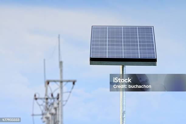 Industriale Fotovoltaici - Fotografie stock e altre immagini di Ambiente - Ambiente, Blu, Composizione orizzontale