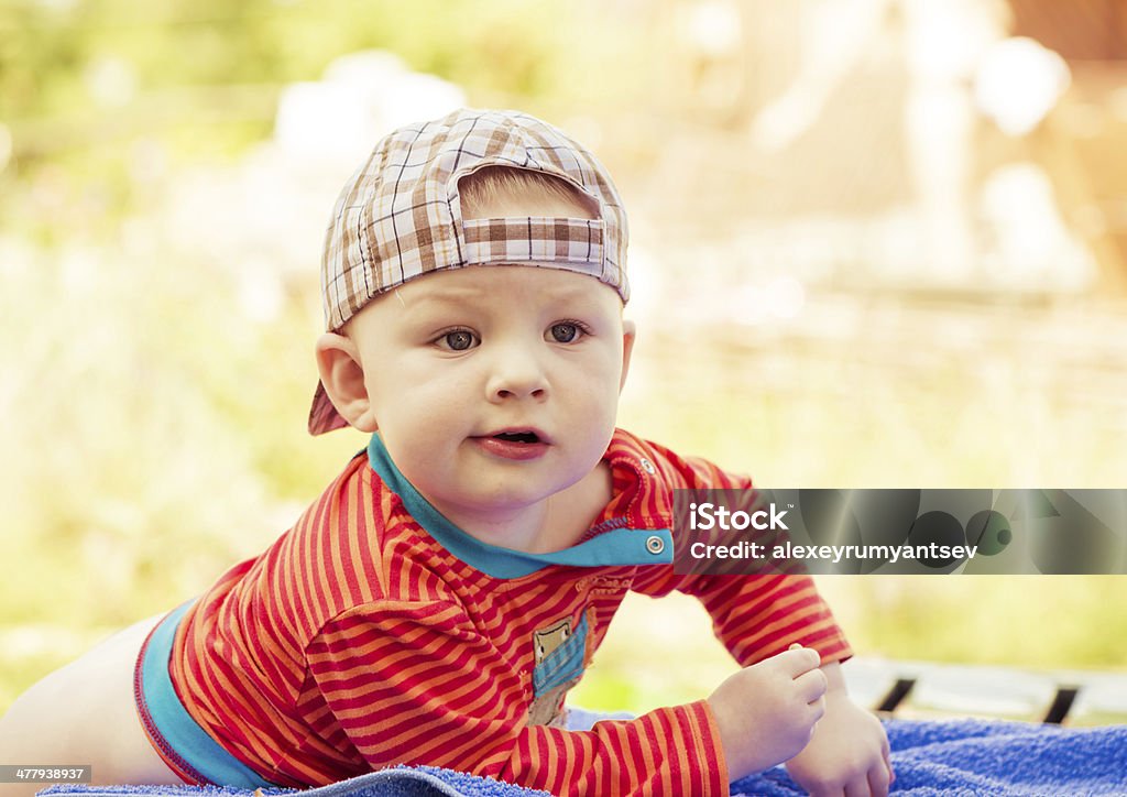 Dziecko, portret na zewnątrz - Zbiór zdjęć royalty-free (Chłopcy)