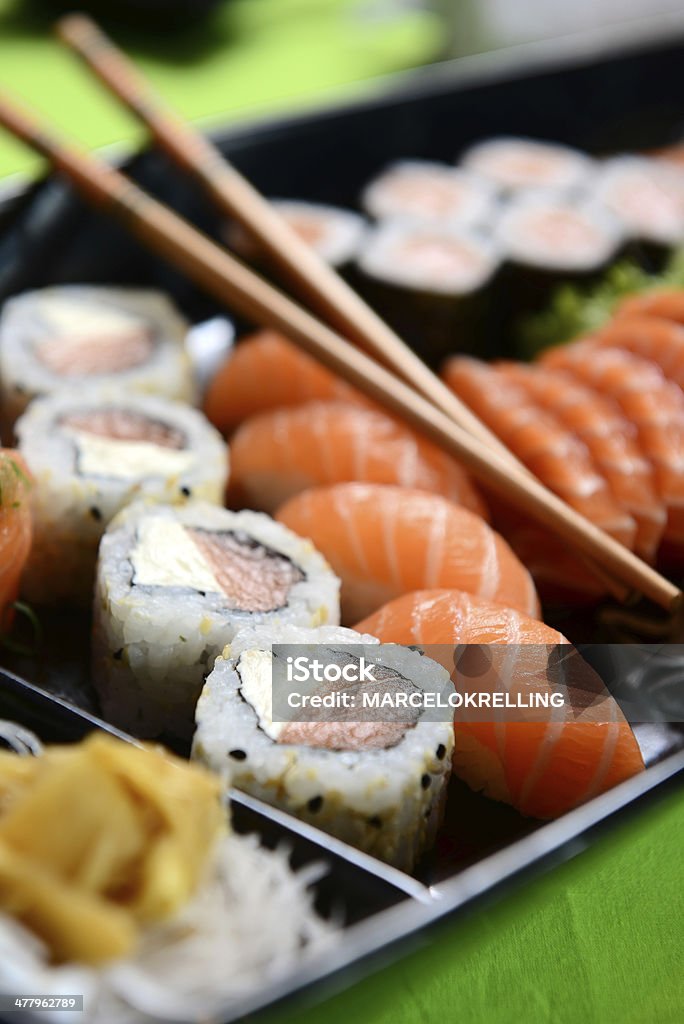 Cuisine japonaise, sushis et sashimis - Photo de Aliment cru libre de droits