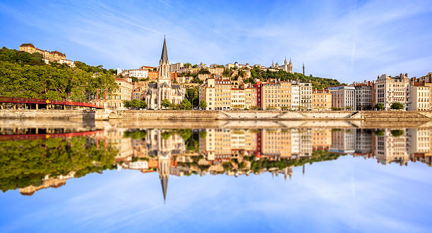 amplia con vista panorámica del río saona lyon - notre fotografías e imágenes de stock