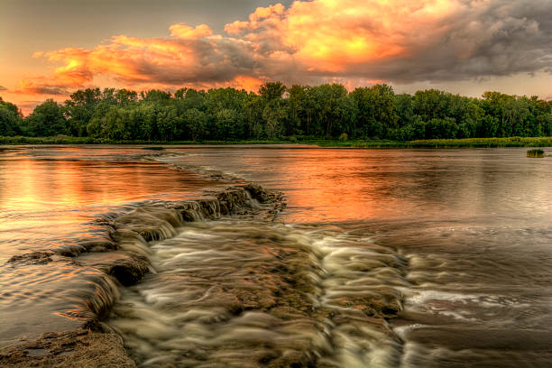 river rapids pôr-do-sol - ohio landscape - fotografias e filmes do acervo