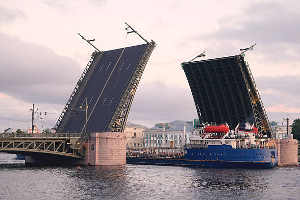 istock Open Palace bridge from the Neva river 477973428