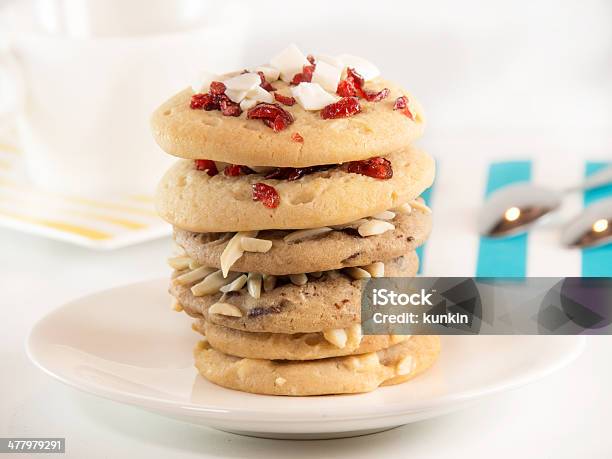 Cookie Foto de stock y más banco de imágenes de Al horno - Al horno, Alcorza, Alimento