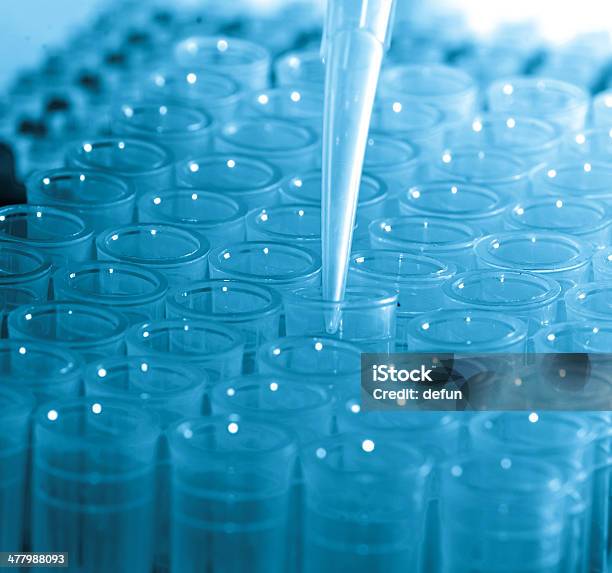 科学テストピペットプラスチックのヒント - DNAのストックフォトや画像を多数ご用意 - DNA, STEM教育, いっぱいになる
