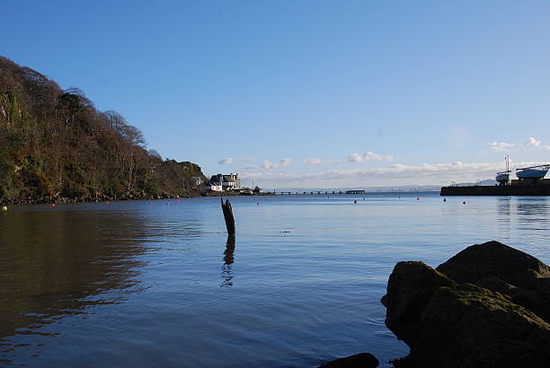 空のハー - scotland fife firth of forth waterbreak ストックフォトと画像