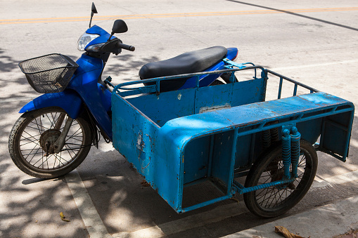 Scooter with Side Trailer