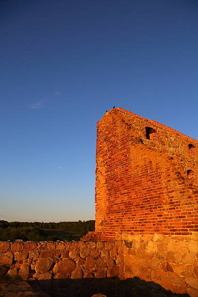 ruiny twierdzy hammershus zamek i - hammershus bornholm island denmark island zdjęcia i obrazy z banku zdjęć