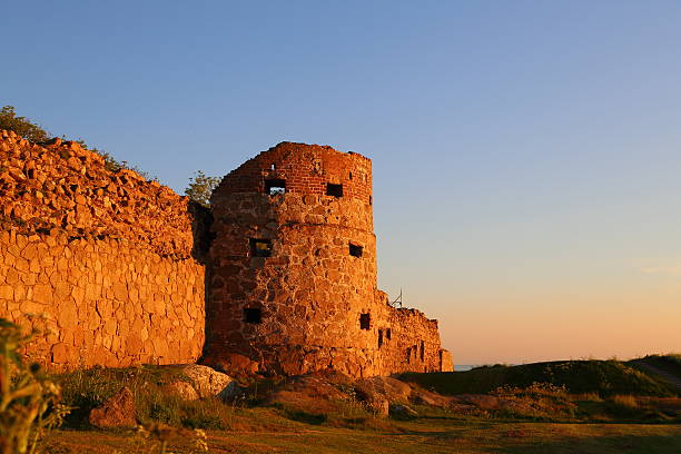 hammershus замок и крепость развалина - hammershus bornholm island denmark island стоковые фото и изображения