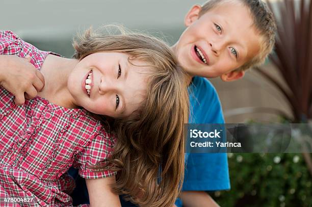 Photo libre de droit de Enfants En Train De Jouer banque d'images et plus d'images libres de droit de Adolescent - Adolescent, Bonheur, Enfant