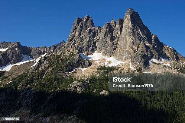 Liberty Bell Sunrise - zdjęcia stockowe i więcej obrazów Jezioro Chelan - Jezioro Chelan, Stan Waszyngton, Alpinizm