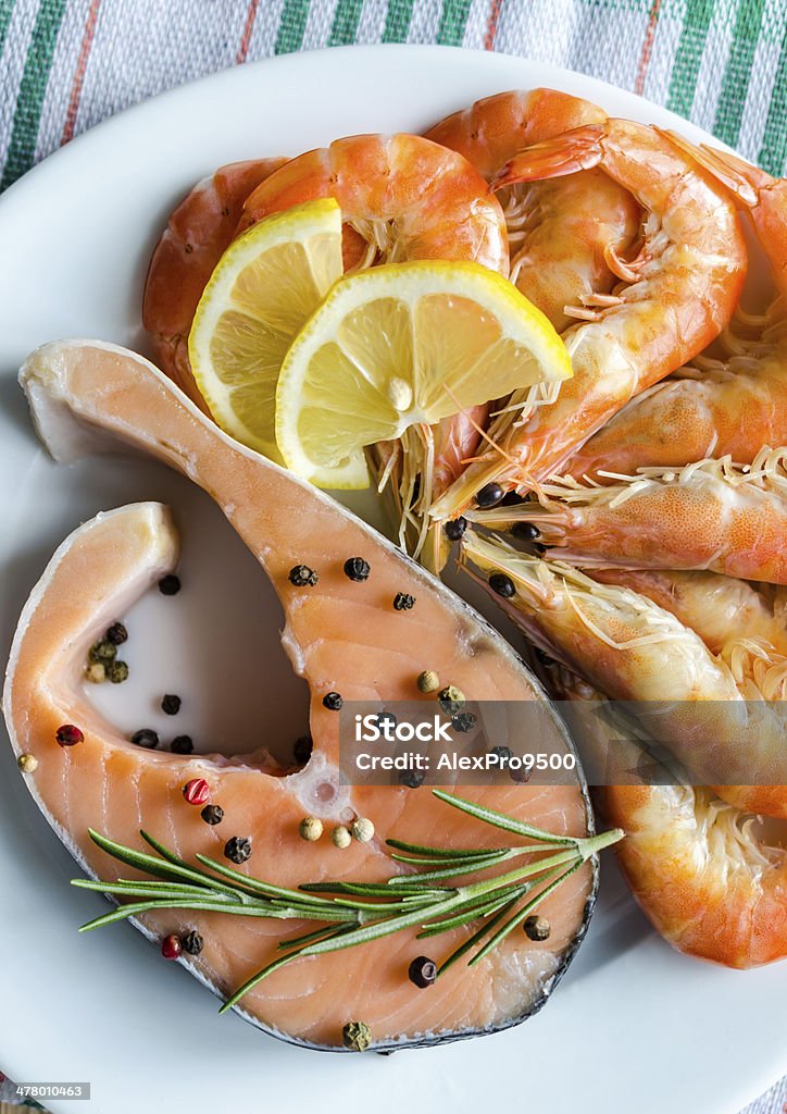 Saumon & crevettes - Photo de Acide libre de droits