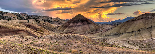 istock Sunset Over Painted Hills in Oregon 478010735