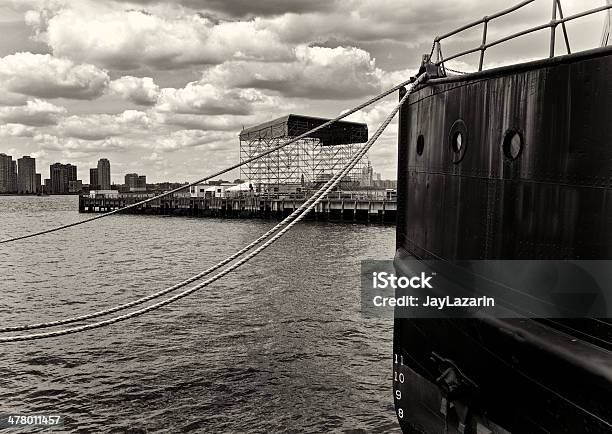 Atracado Proa Cena Do Rio Hudson Manhattan Nova Iorque - Fotografias de stock e mais imagens de Amarra