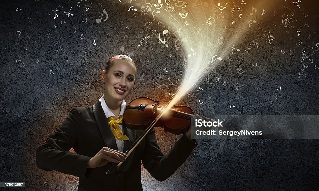 Violinistas no terno de negócios - Foto de stock de Adulto royalty-free