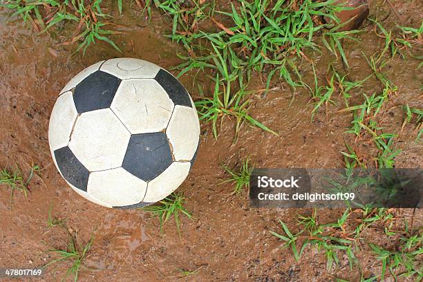 축구공 On 터프 0명에 대한 스톡 사진 및 기타 이미지 - 0명, 사진-이미지, 상징