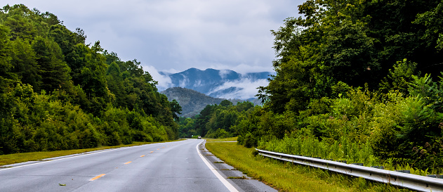 Scenic highway in Great Smoky Mountains