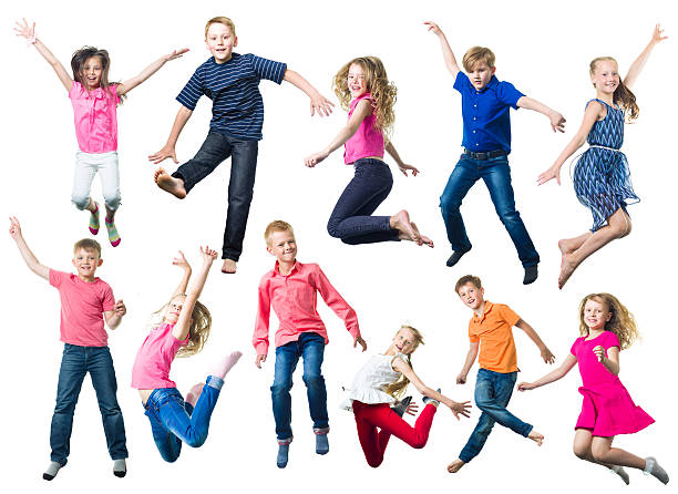 젊은 행복함 어린이 뛰어내림 - studygroup 뉴스 사진 이미지